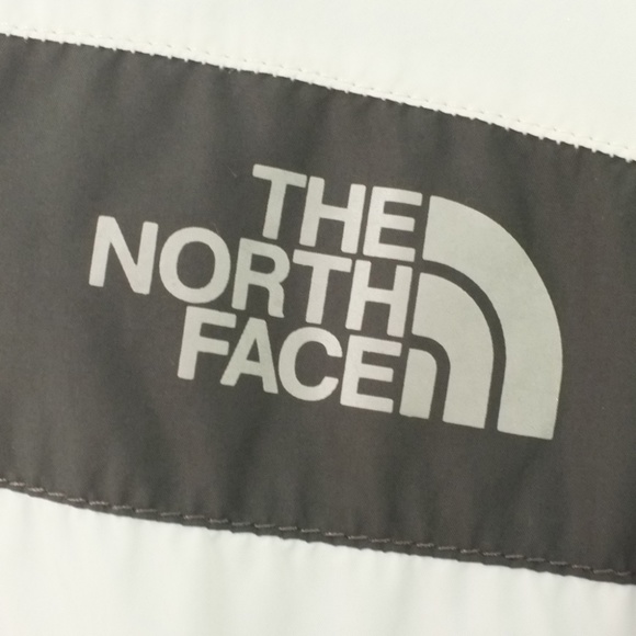 North Face Jacket | Womens White North Face Jacket - Picture 8 of 8